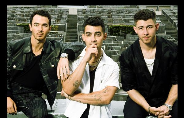 JONAS BROTHERS